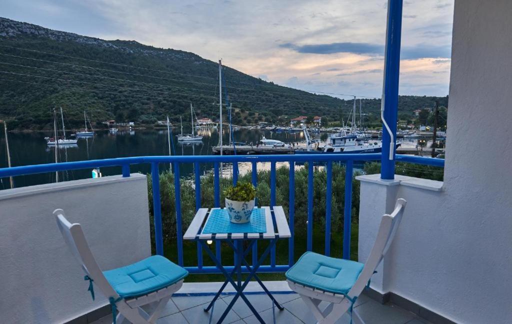 Apartament Aiolis *